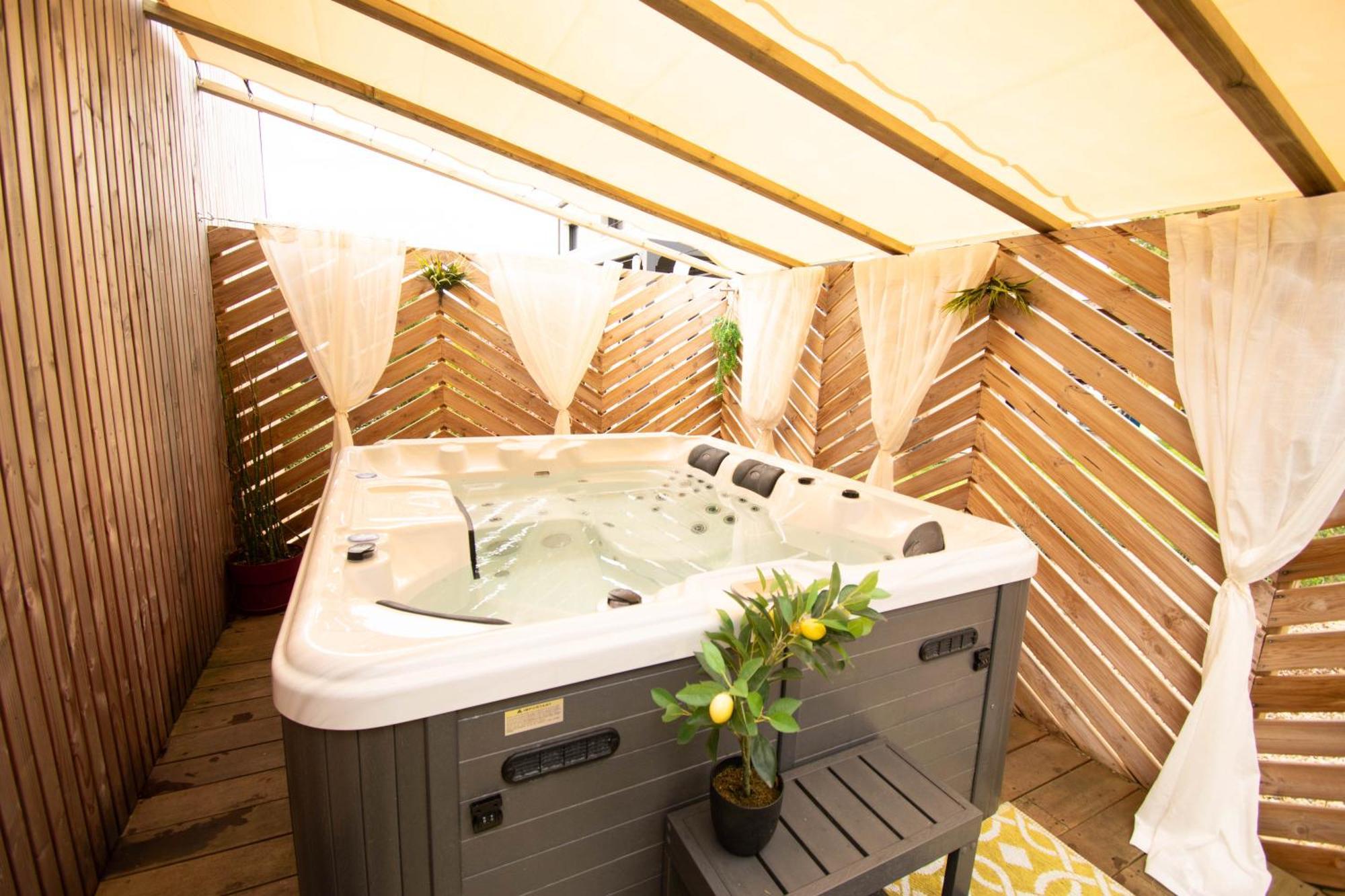 Studio Les 2 Fees - Jacuzzi - Deco Feerique Montfort-sur-Meu Zewnętrze zdjęcie